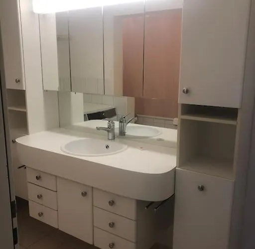 Executive 1br Flat, Center - Hammer 3 *