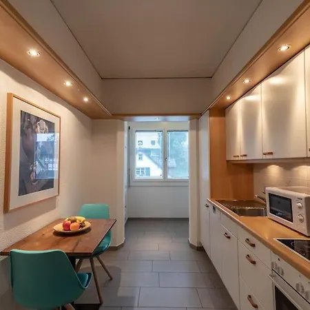 Executive 1br Flat, Center - Hammer 3