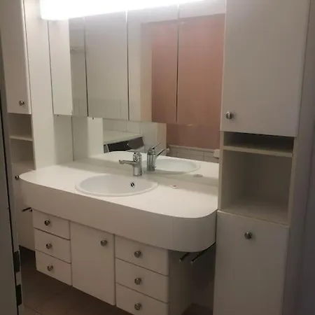 Executive 1br Flat, Center - Hammer 3 *